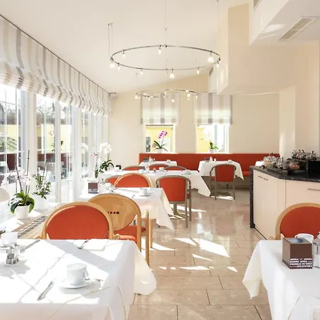 Landhotel Huberhof Allershausen - Pool Is Open 3* 알러스하우젠