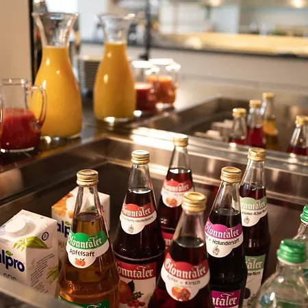 호텔 Landhotel Huberhof Allershausen - Pool Is Open 3*