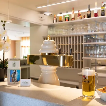 Landhotel Huberhof Allershausen - Pool Is Open 호텔 알러스하우젠