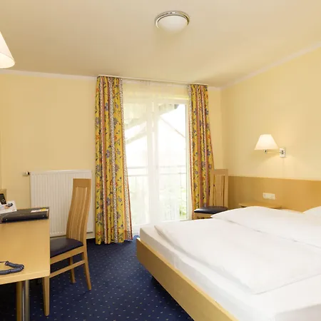 호텔 Landhotel Huberhof Allershausen - Pool Is Open