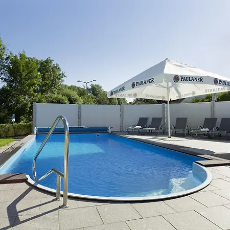 Huberhof - Pool Is Open فندق 3*