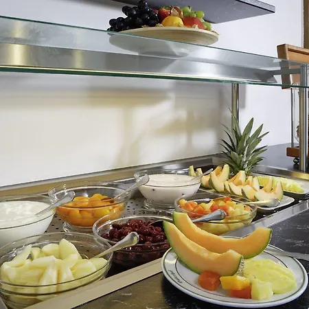 호텔 Landhotel Huberhof Allershausen - Pool Is Open 3*