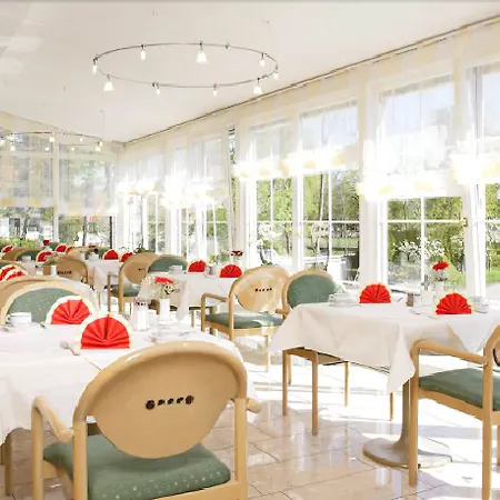 Landhotel Huberhof Allershausen - Pool Is Open